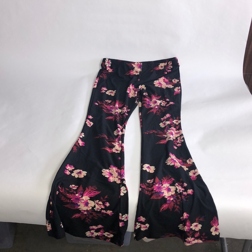 Women’s floral yoga pants large